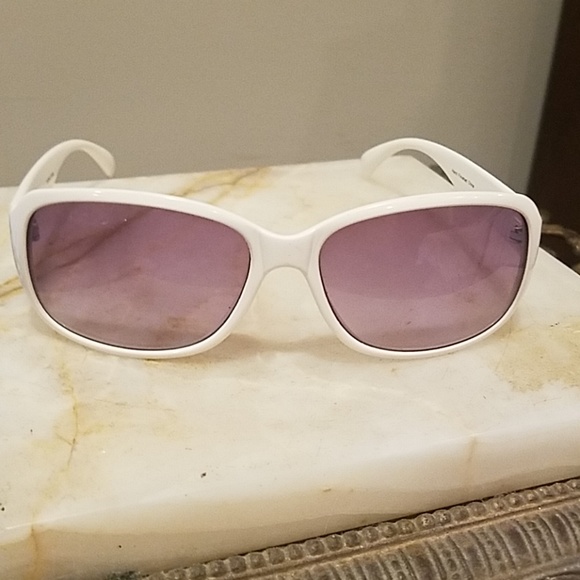 🍌🍌- Sunglasses bundle - Picture 3 of 3
